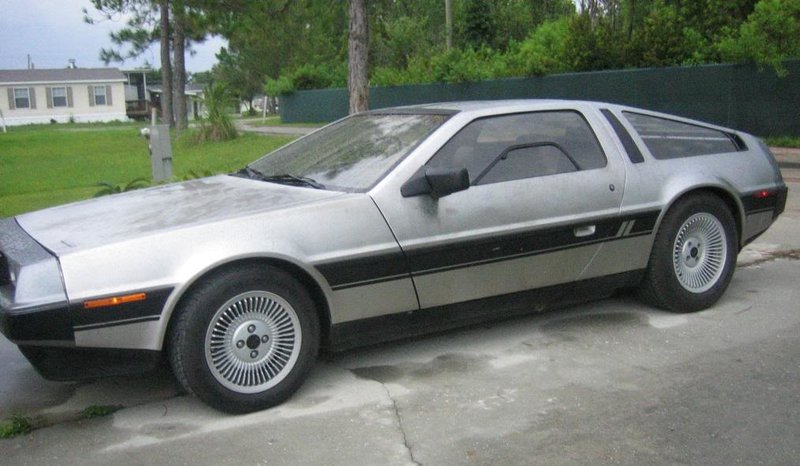 DeLorean (1).jpg